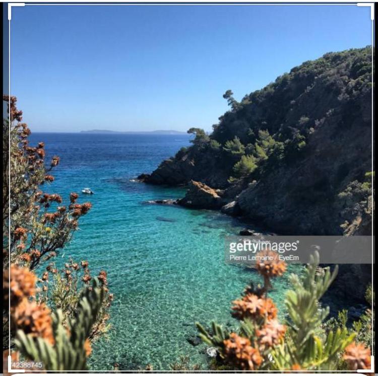 Cavalaire Vue Mer Au Loin Maisonnette Tout Equipee Pour 4 Personnes Avec Piscine Clim Wifi Velos Tv Barbecues المظهر الخارجي الصورة