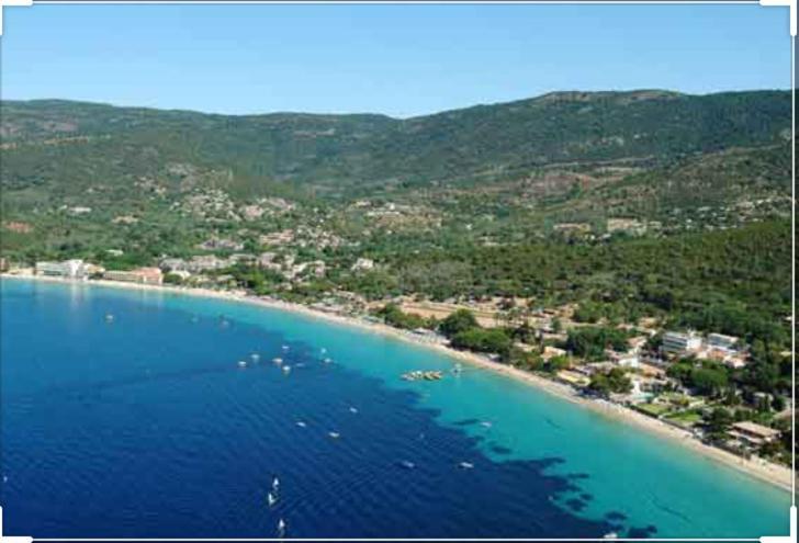 Cavalaire Vue Mer Au Loin Maisonnette Tout Equipee Pour 4 Personnes Avec Piscine Clim Wifi Velos Tv Barbecues المظهر الخارجي الصورة