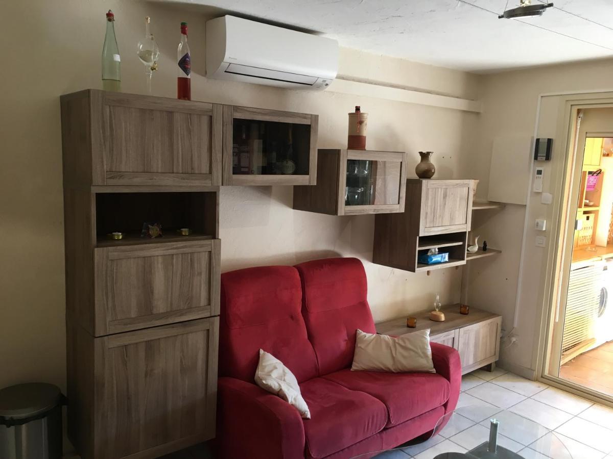 Cavalaire Vue Mer Au Loin Maisonnette Tout Equipee Pour 4 Personnes Avec Piscine Clim Wifi Velos Tv Barbecues المظهر الخارجي الصورة